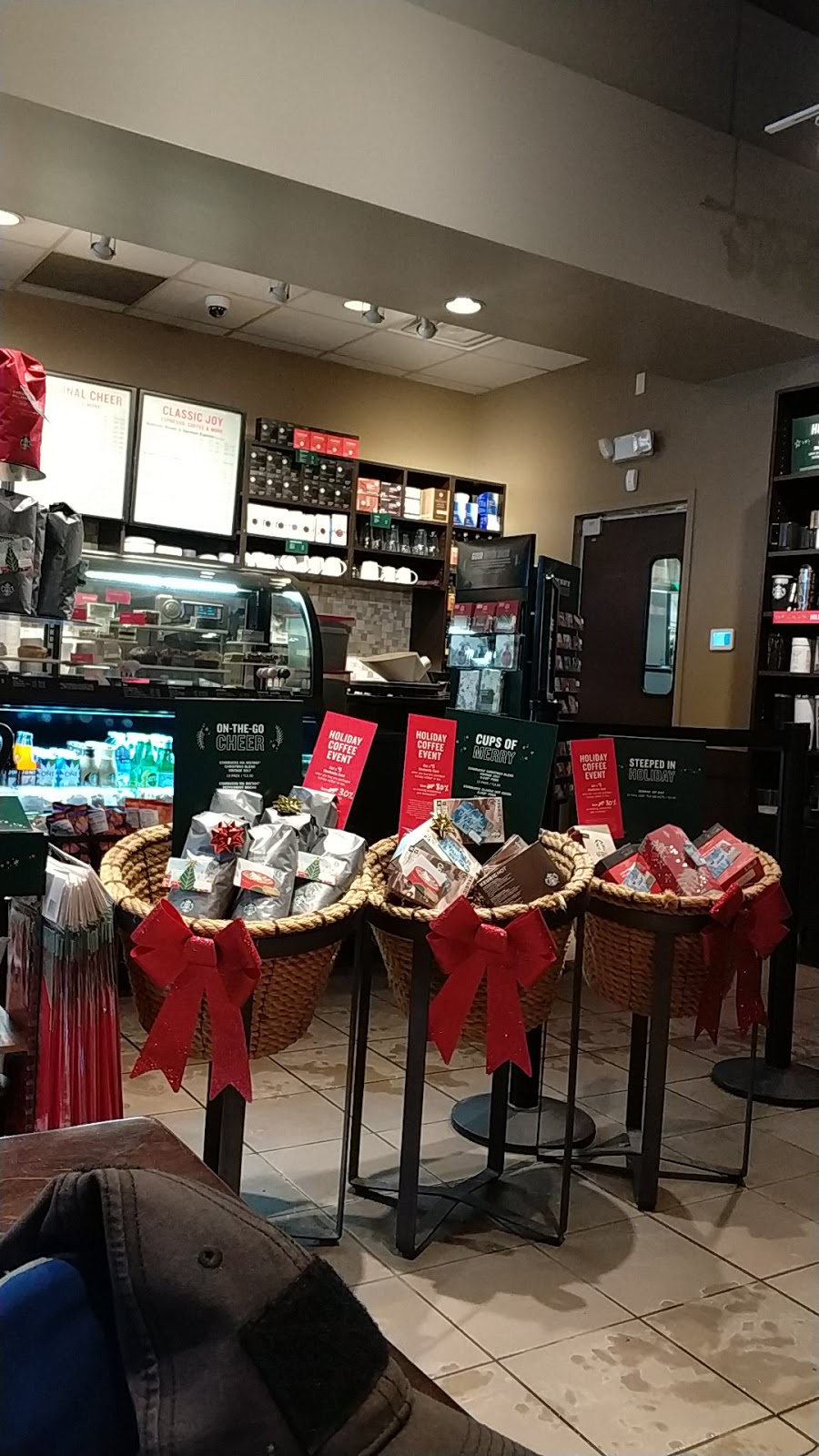Starbucks | 129 Pedersen Dr Building B Unit 1, Aurora, ON L4G 0E3, Canada | Phone: (905) 841-6772