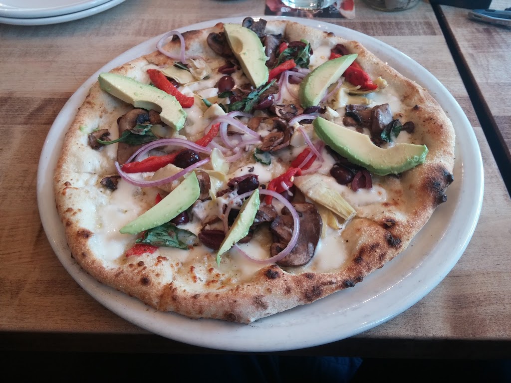 Famoso Neapolitan Pizzeria | 131 Century Crossing # 200, Spruce Grove, AB T7X 0C8, Canada | Phone: (780) 571-1185