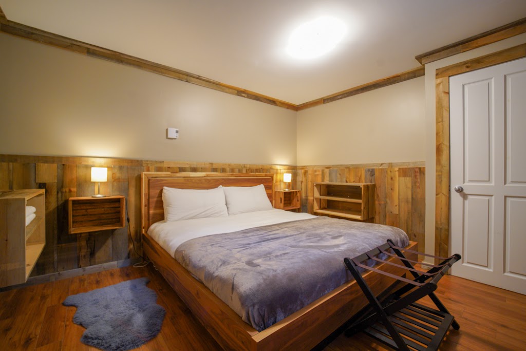 Chalet Le Prestigieux (Chalets charme et détente.com) | All. du 15, Les Laurentides, QC J0T 1J2, Canada | Phone: (514) 292-7378