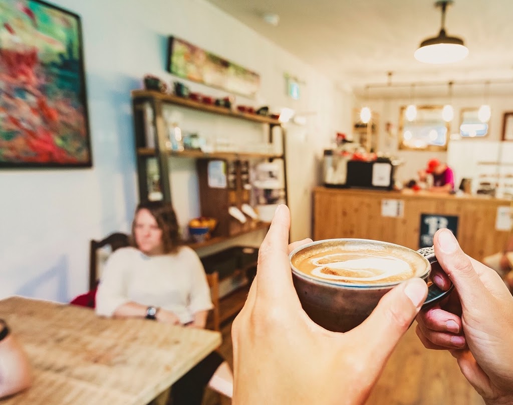 Le Refuge, café de montagne | Austin, QC J0B 1B0, Canada | Phone: (579) 437-8999