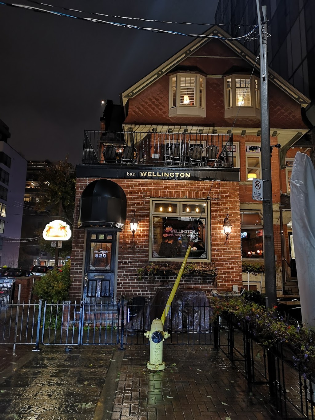 Bar Wellington | 520 Wellington St W, Toronto, ON M5V 1E3, Canada | Phone: (416) 341-8880
