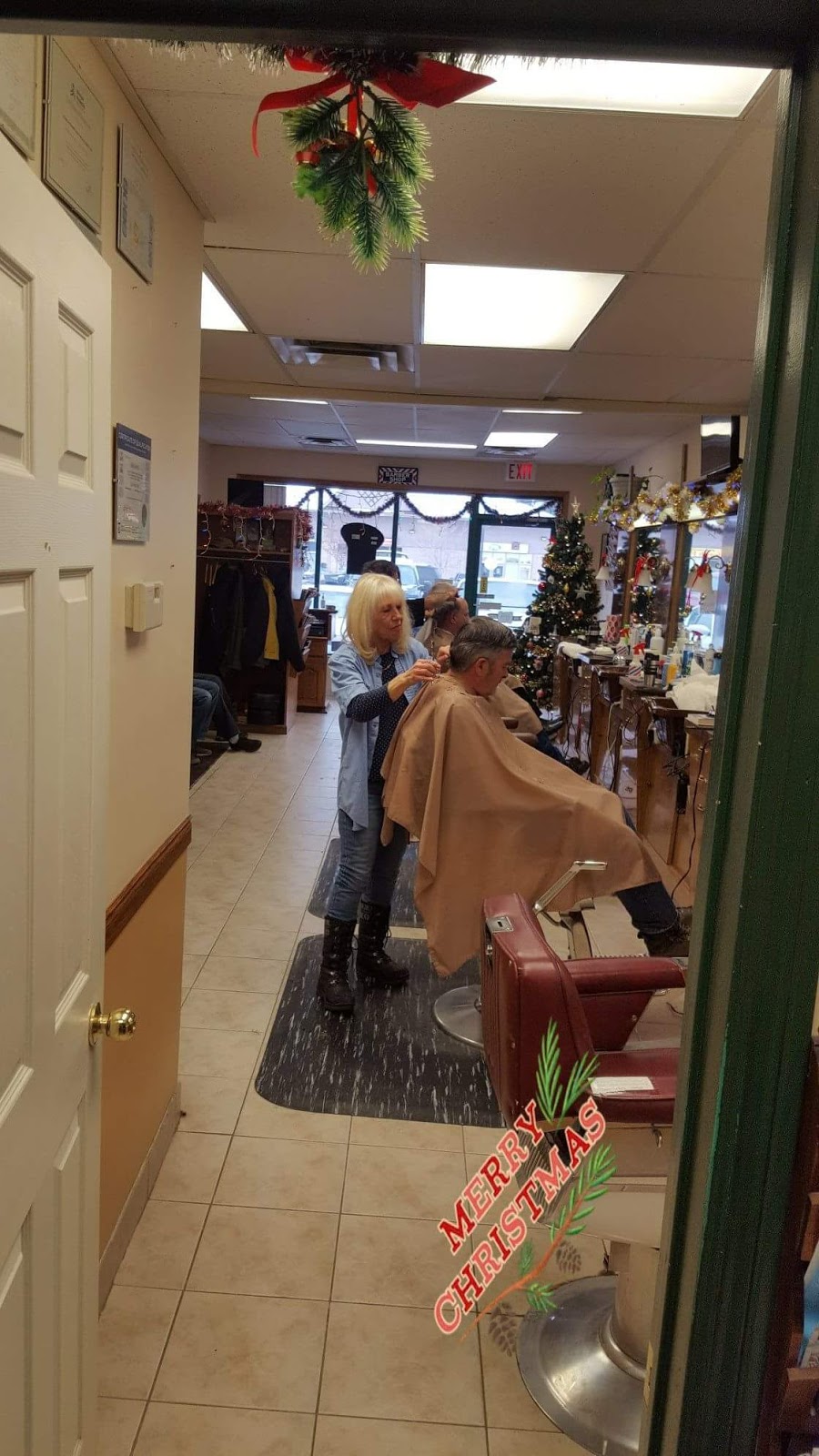 Wasaga Barber Shop | 1295 Mosley St #4, Wasaga Beach, ON L9Z 2Y7, Canada | Phone: (705) 429-1330