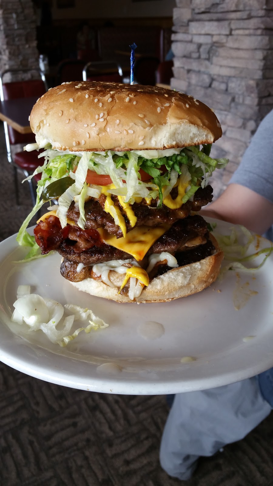 Johnnys Marion Restaurant | 382 Marion St, Winnipeg, MB R2H 0V5, Canada | Phone: (204) 237-6219
