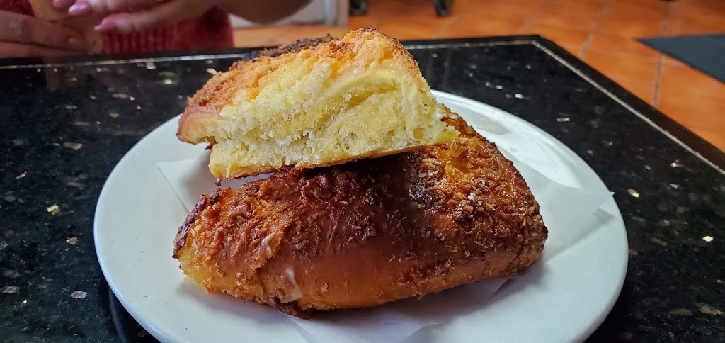 Brazil Bakery and Pastry | 5700 Mavis Rd, Mississauga, ON L5V 2N6, Canada | Phone: (905) 507-0959