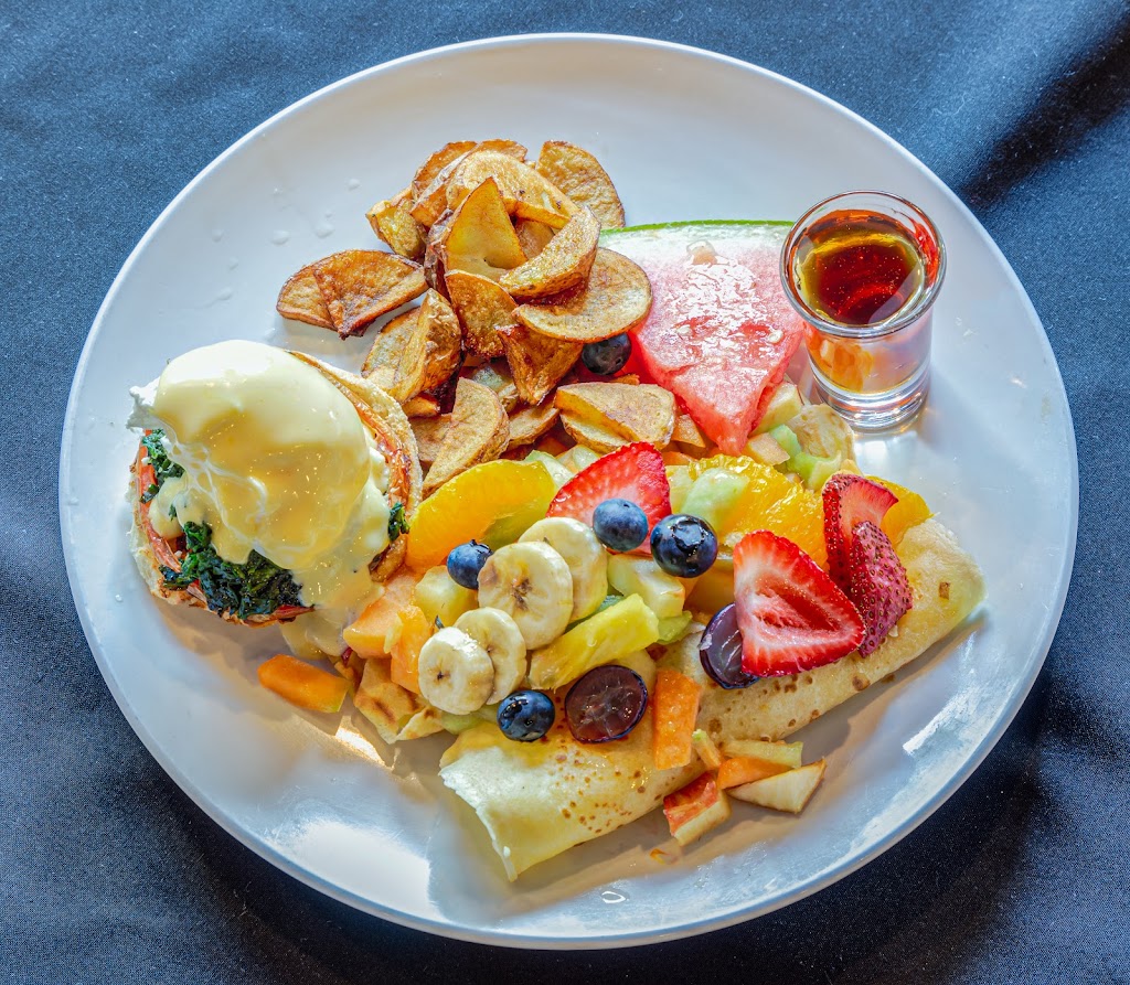 Chez Francois Restaurant and patio | 1716 Bow Valley Trail, Canmore, AB T1W 2X3, Canada | Phone: (403) 678-6111