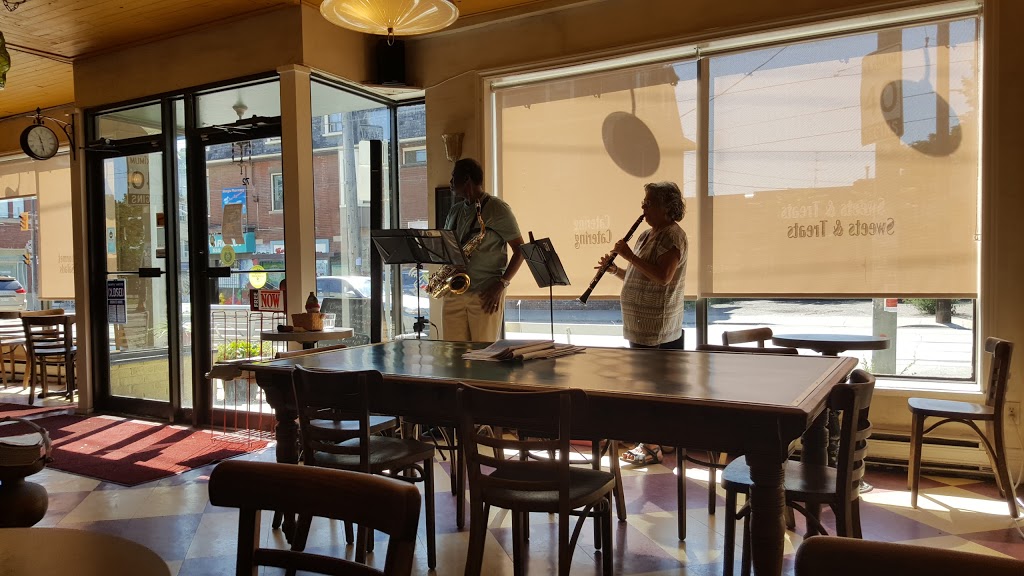 Coffee & All That Jazz | 72 Howard Park Ave, Toronto, ON M6R 1V7, Canada | Phone: (416) 531-7622