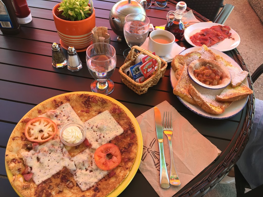 De Dutch Pannekoek House | Dilworth Centre, 2385 BC-97, Kelowna, BC V1X 4H9, Canada | Phone: (250) 868-5090