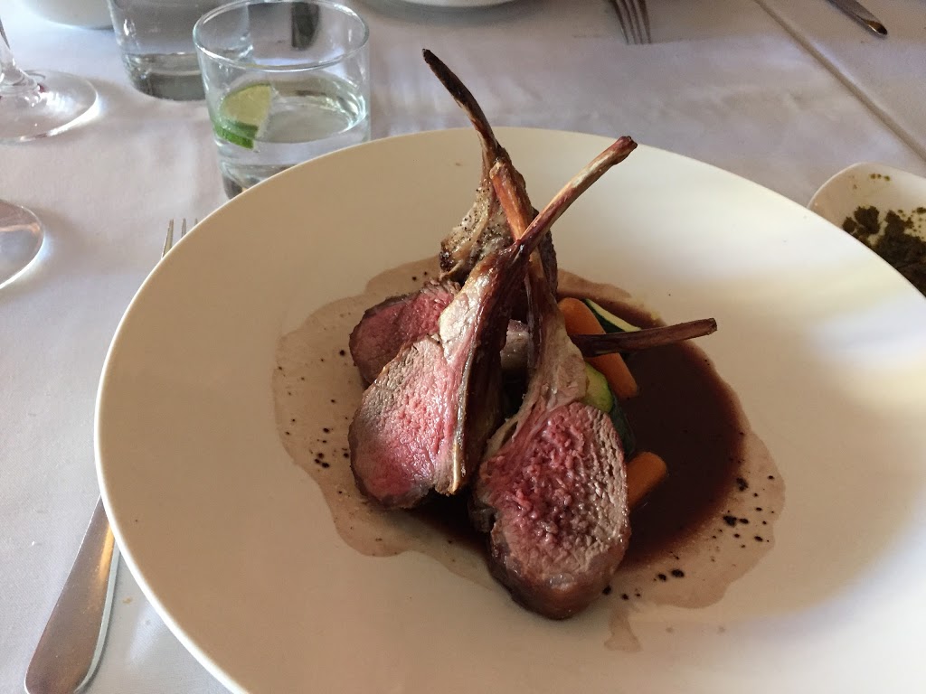 LaVinia Restaurant | 2350 Lake Shore Blvd W, Etobicoke, ON M8V 1B6, Canada | Phone: (647) 748-2350