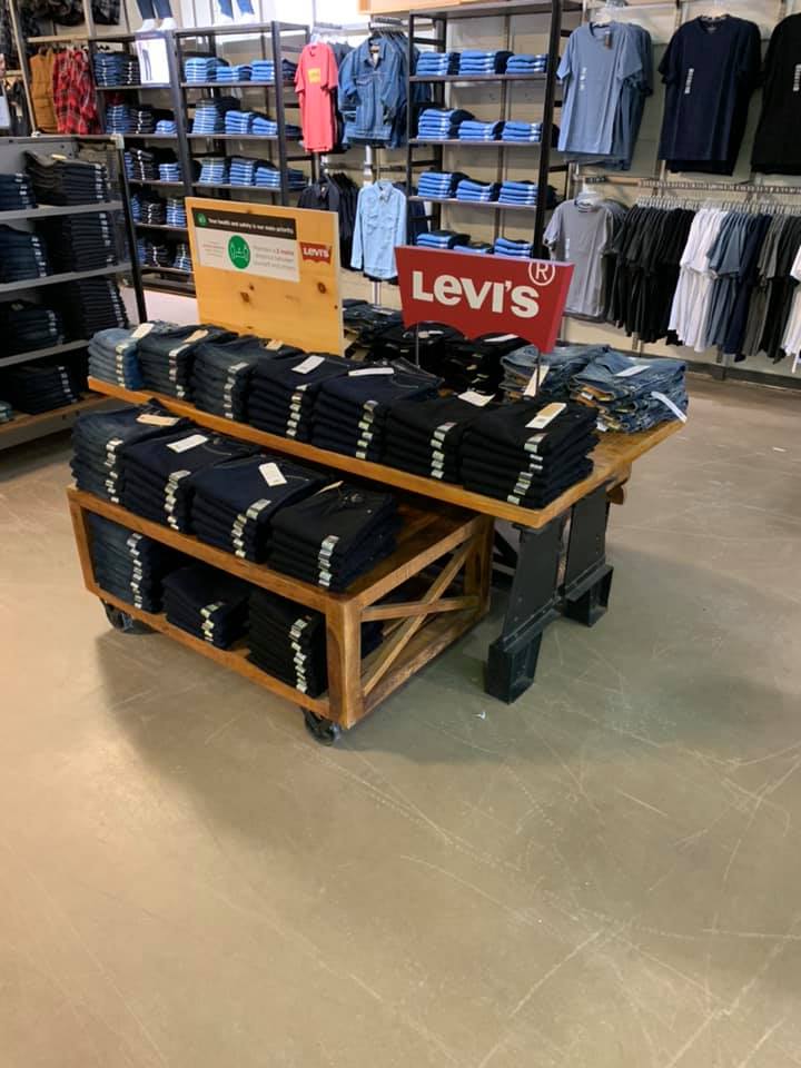 Marks | 39 Orfus Rd, North York, ON M6A 1L7, Canada | Phone: (416) 785-3076