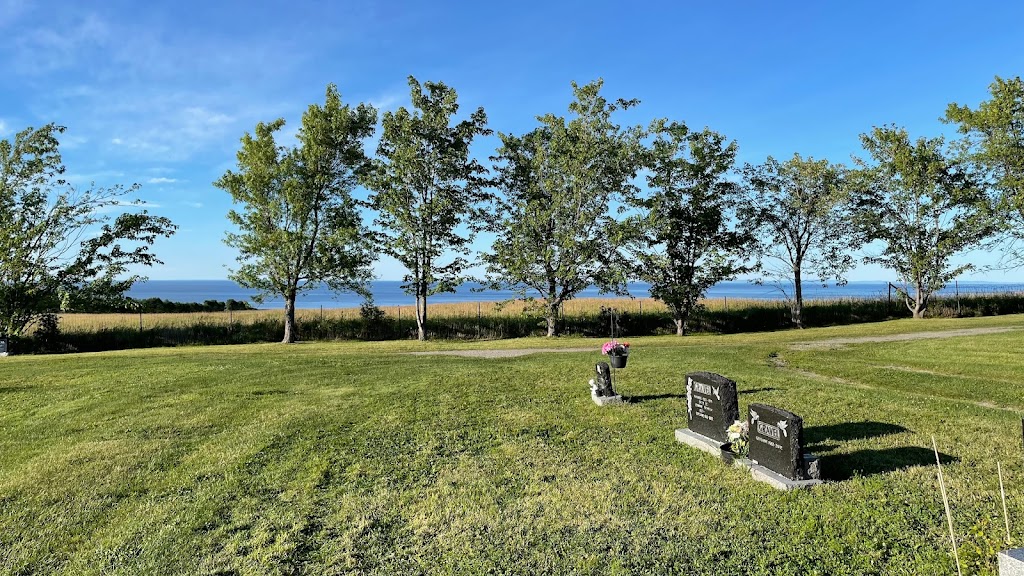 Cimetière Saint-Louis | 70 Rue du Bureau de Poste, Chambord, QC G0W 1G0, Canada | Phone: (418) 342-6414
