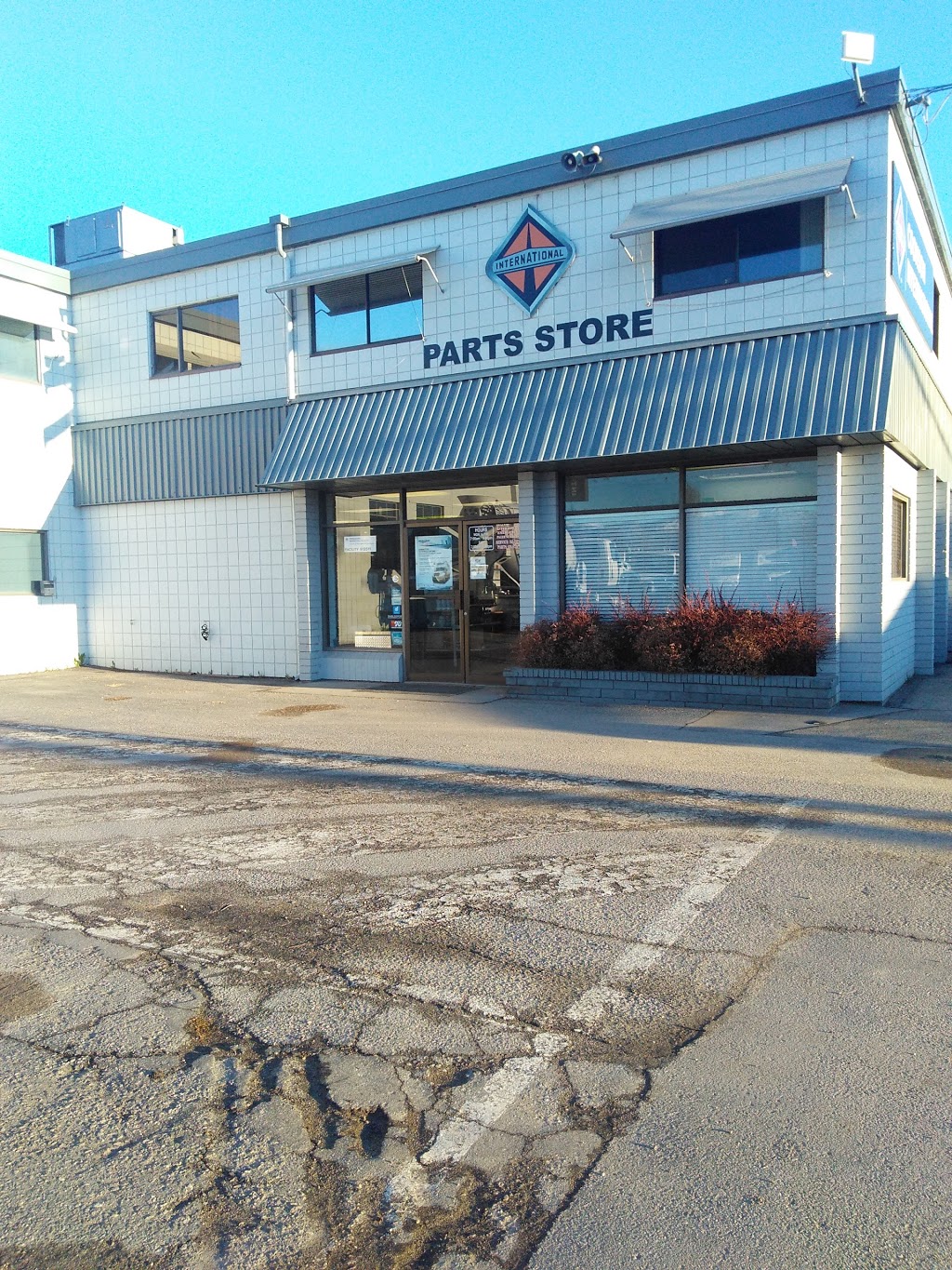 IRL International Truck Centres Ltd. | 1150 Gordon Dr, Kelowna, BC V1Y 3E4, Canada | Phone: (800) 735-3943
