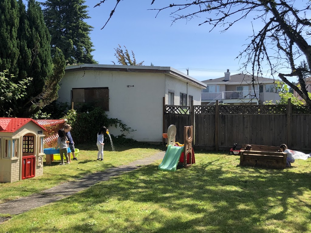 Metrotown Daycare | 7250 Dow Ave, Burnaby, BC V5J 3X4, Canada | Phone: (778) 872-1239