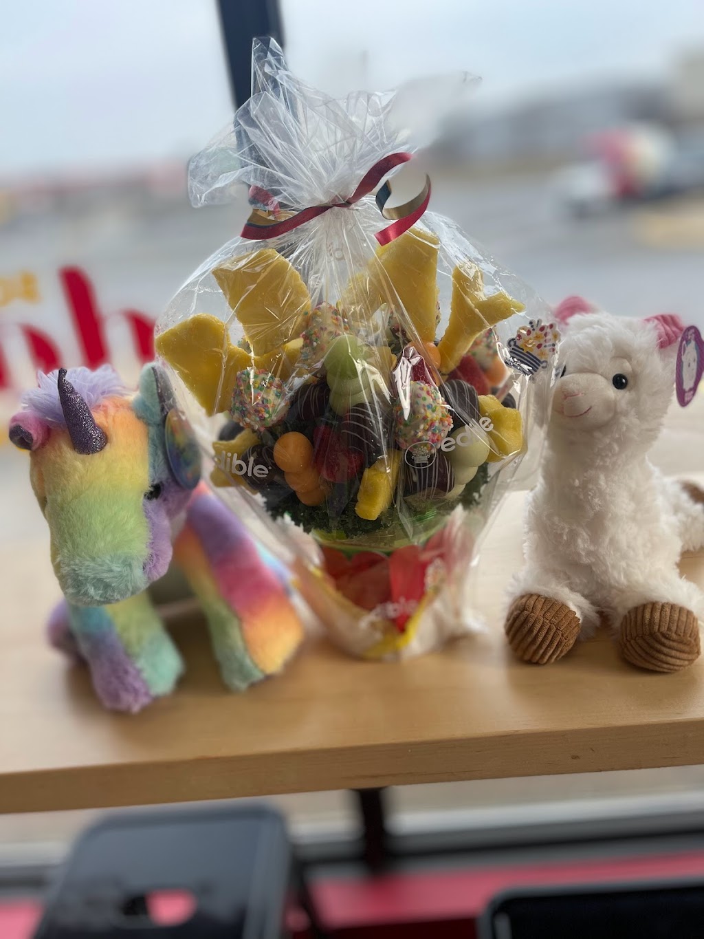 Edible Arrangements | 2616 Bd Daniel-Johnson, Laval, QC H7T 2K1, Canada | Phone: (450) 682-5200