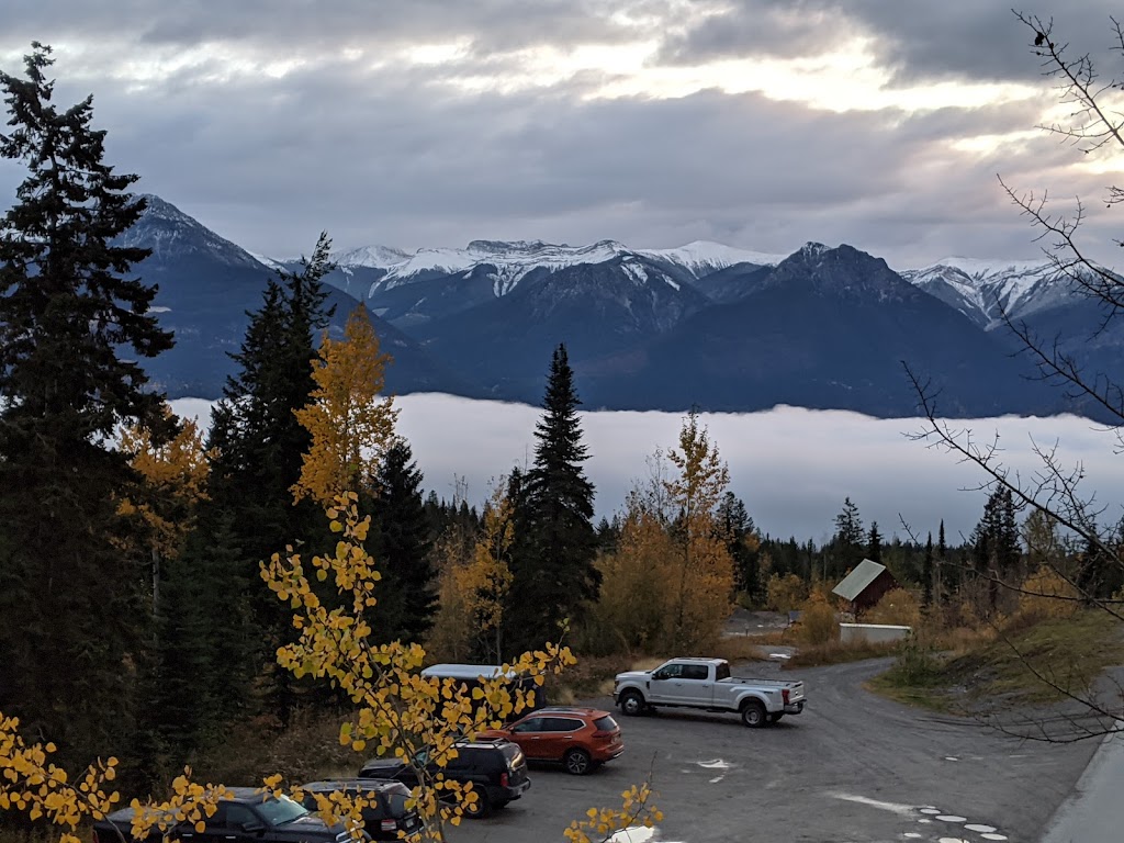 Lake Minnewanka Parking Lot | Lake Minnewanka Scenic Dr, Alberta T1L 1K2, Canada | Phone: (403) 762-1550