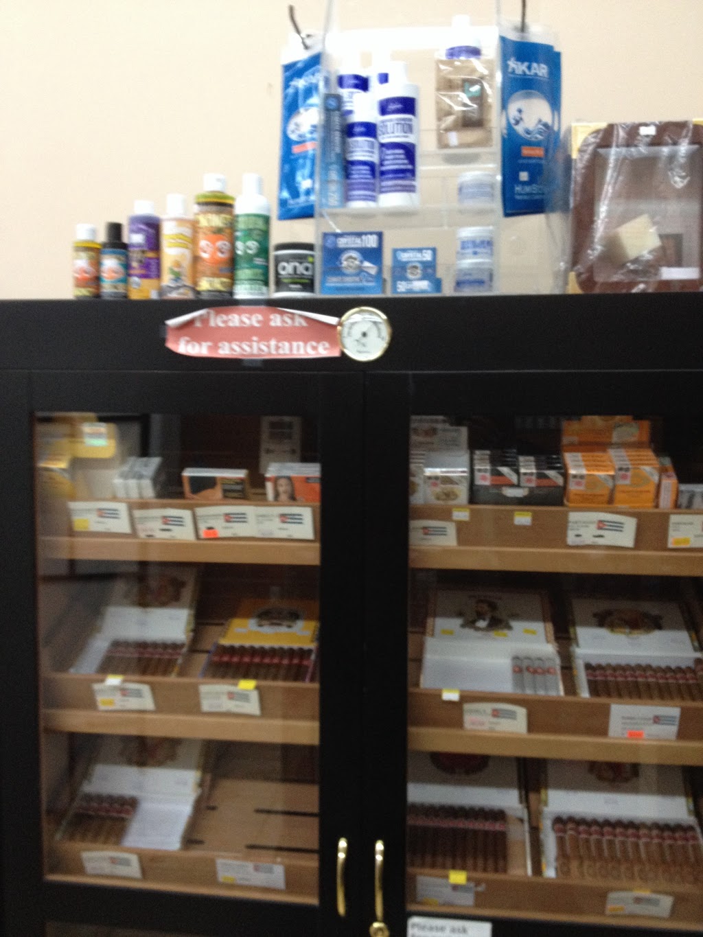 Express News & Smokes | 20821 Fraser Hwy, Langley City, BC V3A 4G7, Canada | Phone: (604) 530-6397