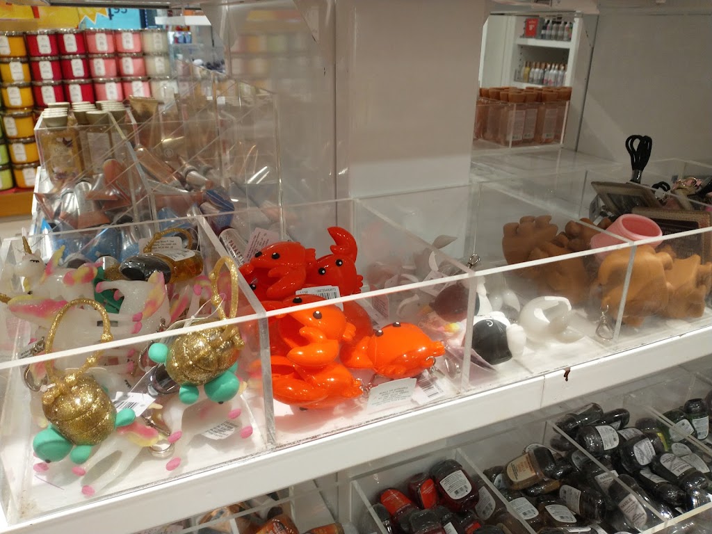 Bath & Body Works | 2960 Kingsway Dr, Kitchener, ON N2C 1X1, Canada | Phone: (519) 894-9102