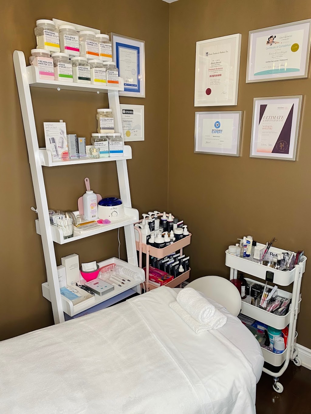Ndee Beauty | 773 Canyon St, Mississauga, ON L5H 4M2, Canada | Phone: (647) 384-7701