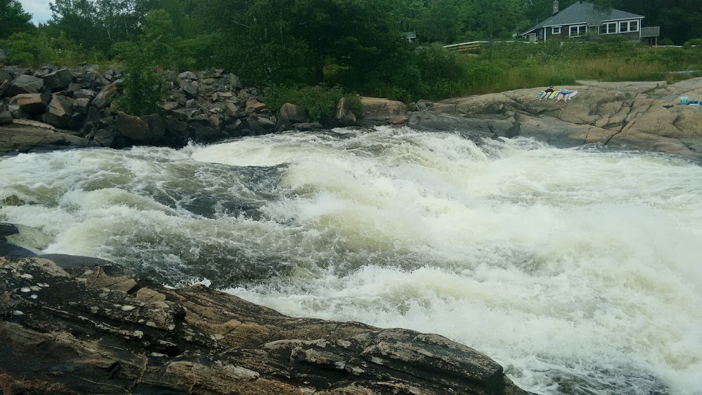 Whites Falls Marina & Construction | 134 Old Mill Rd, Port Severn, ON L0K 1S0, Canada | Phone: (705) 756-2525