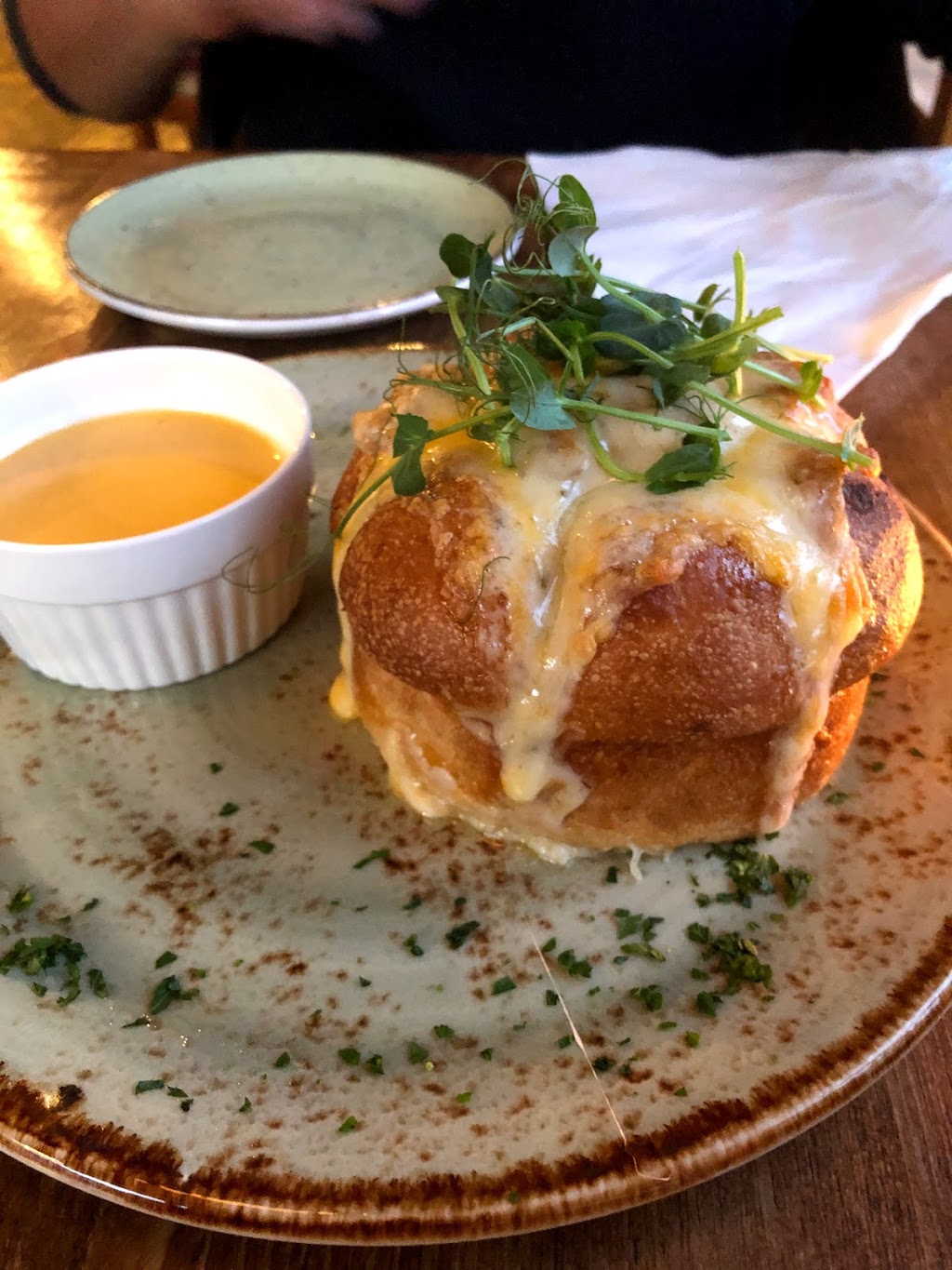 The Oar Restaurant | 530 Muskoka Rd N, Gravenhurst, ON P1P 1G3, Canada | Phone: (705) 687-8618