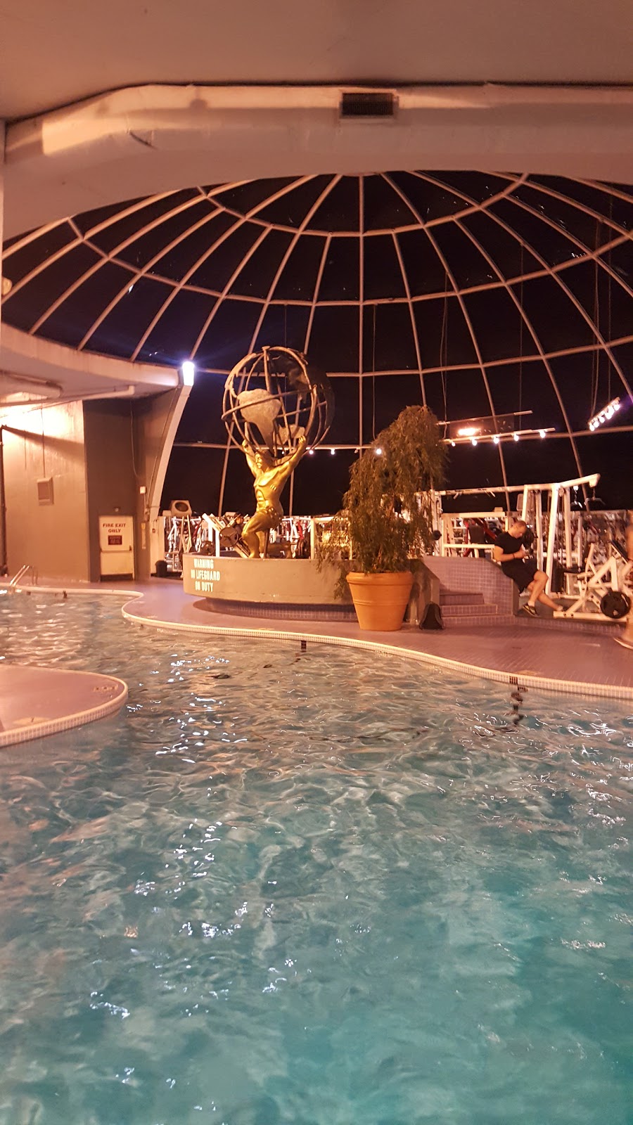 Steve Nash Sports Club | 1989 Marine Dr, North Vancouver, BC V7P 3N5, Canada | Phone: (604) 986-3487