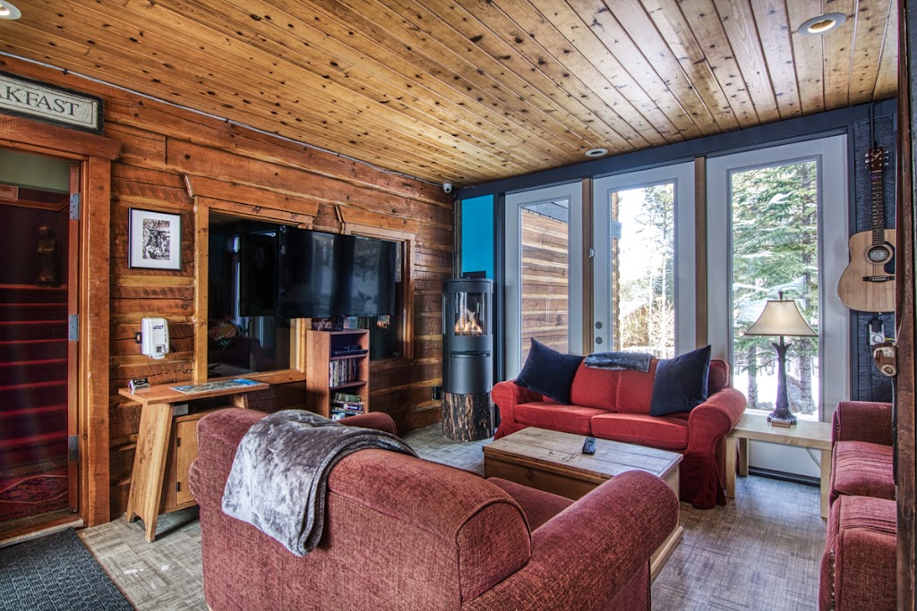 Earl Grey Lodge | Earl Grey Lodge, 2069 Summit Dr, Panorama, BC V0A 1T0, Canada | Phone: (250) 341-3641