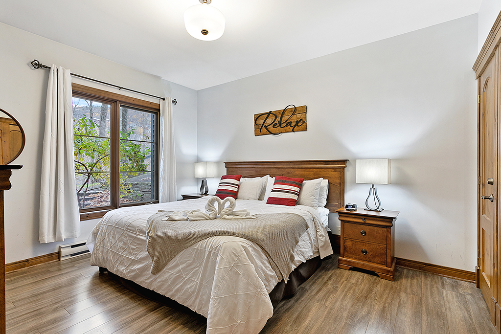 Le Manoir 106-5 by Escapades Tremblant | 5-106 Chemin des Quatre-Sommets, Mont-Tremblant, QC J8E 1C6, Canada | Phone: (877) 352-6626
