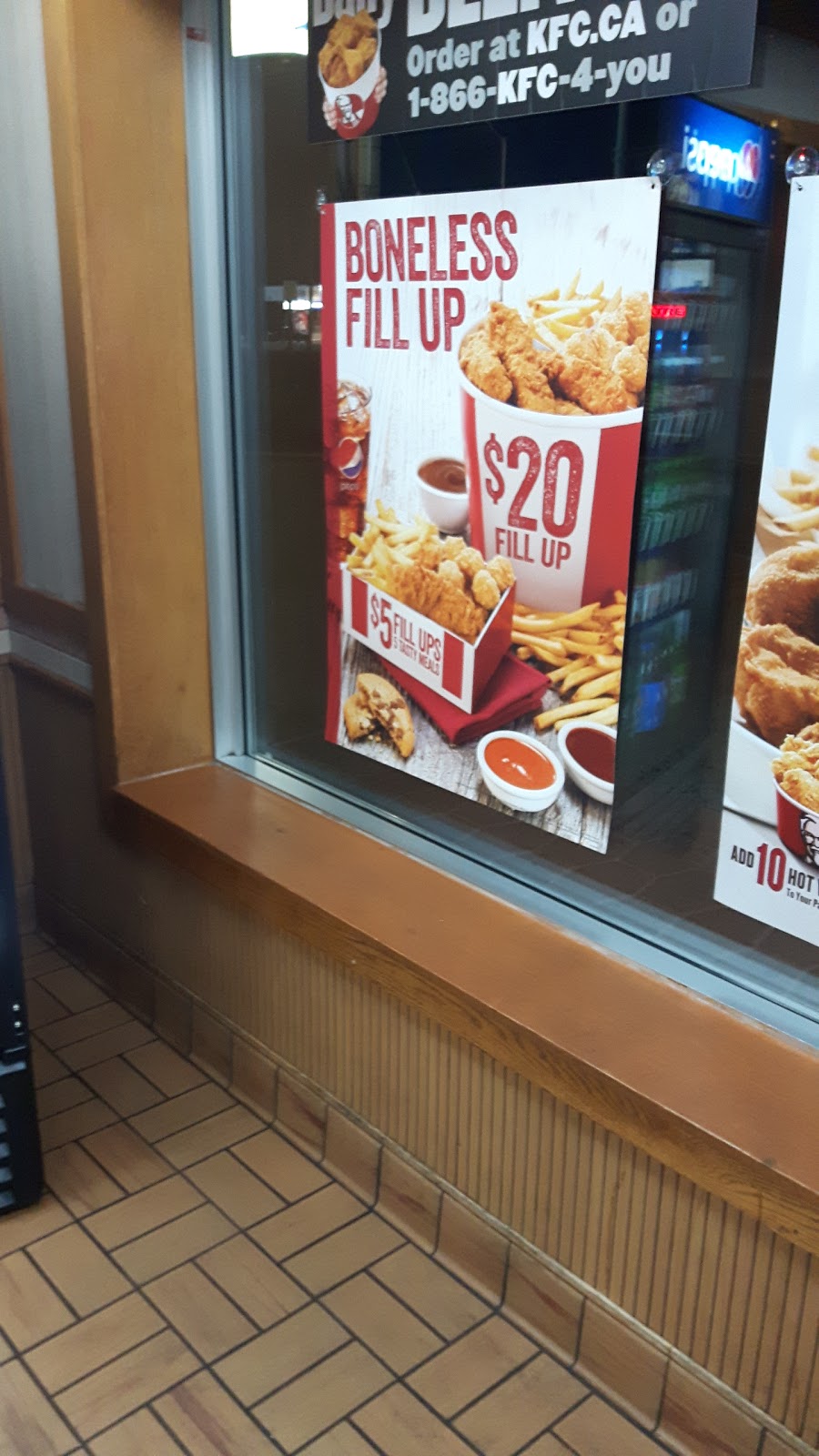 KFC | 965 Dundas St E, Mississauga, ON L4Y 2B7, Canada | Phone: (905) 279-3131