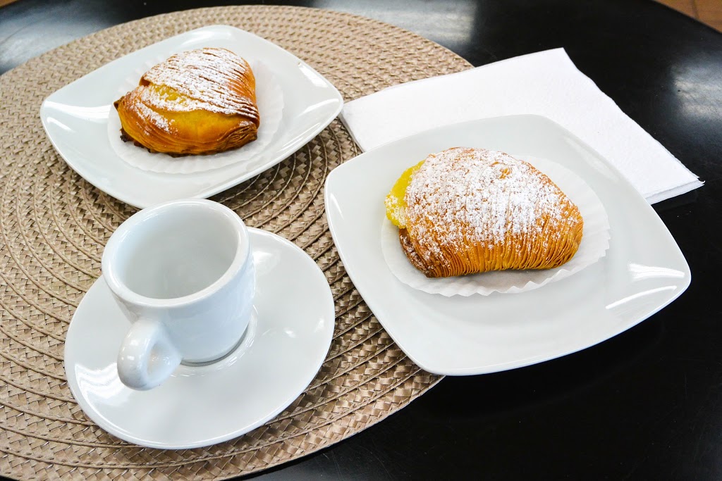 La Stella Bakery | 270 Chancellor Dr, Woodbridge, ON L4L 7M1, Canada | Phone: (905) 605-5511