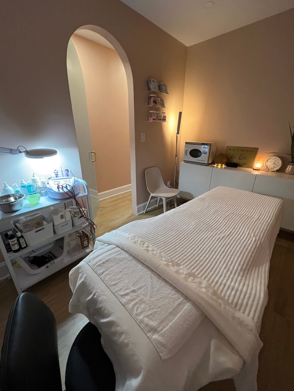 ah esthetics | 1002 King St E, Hamilton, ON L8M 1C8, Canada | Phone: (519) 771-8088