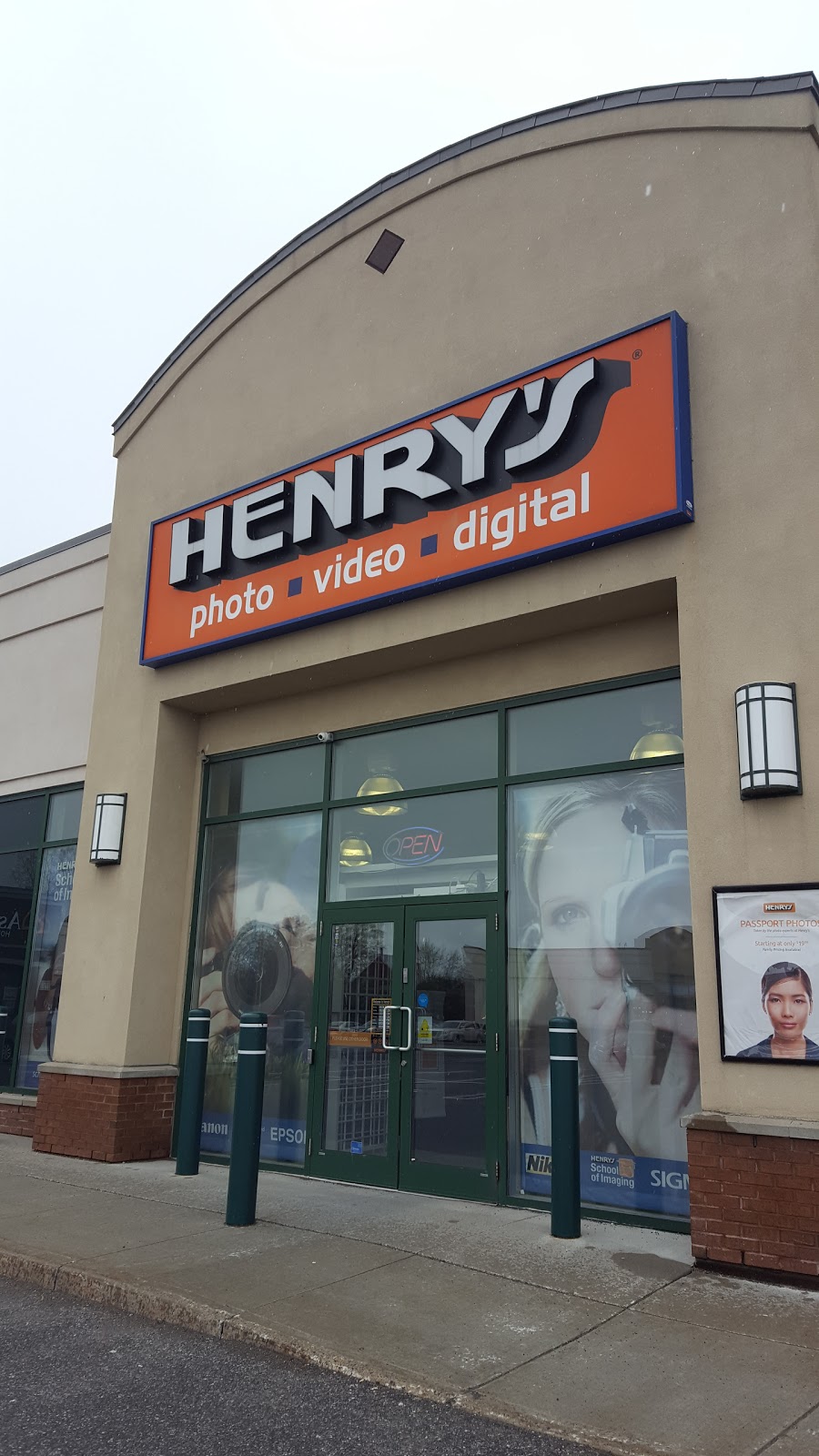 Henrys | 540 W Hunt Club Rd unit c, Nepean, ON K2G 7B5, Canada | Phone: (613) 224-0649