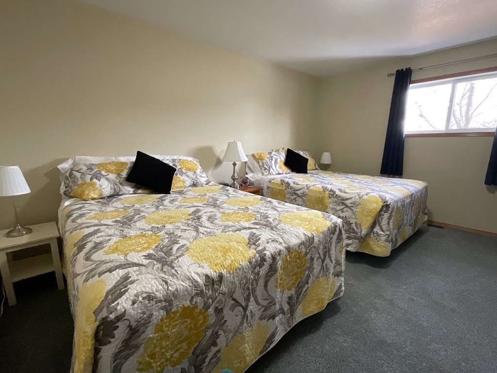 Newcastle Country Inn | 1130 Newcastle Trail, Drumheller, AB T0J 0Y2, Canada | Phone: (403) 823-8356