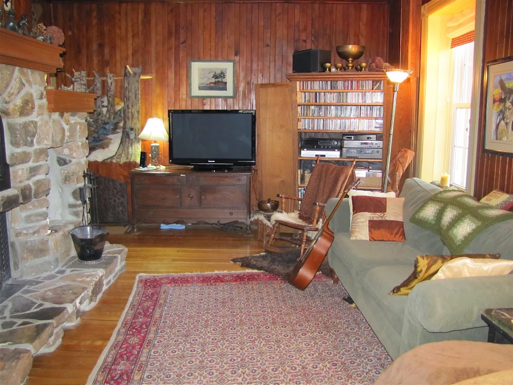 Morgan House Bed and Breakfast and Wool Works | 83 Morgans Rd, Huntsville, ON P1H 1A2, Canada | Phone: (705) 380-2566