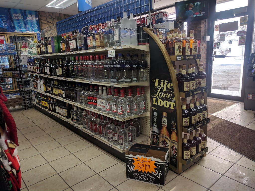Uptown Dannys liquor | 650 Pointe Tremble Rd, Algonac, MI 48001, USA | Phone: (810) 794-1133
