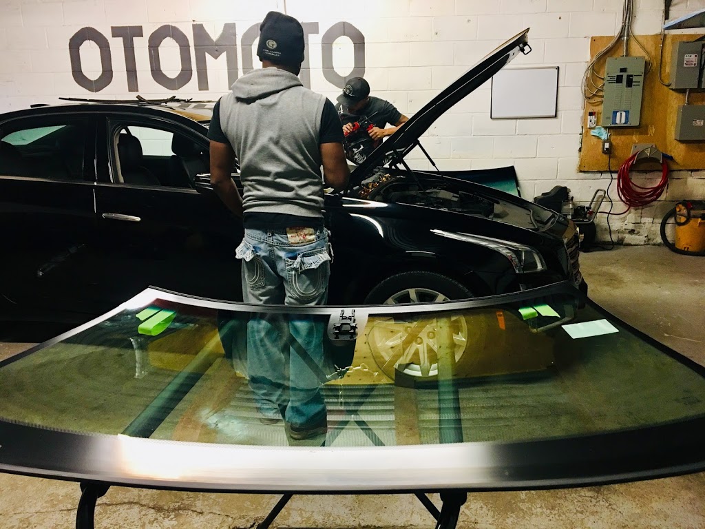 Ronin Auto Glass | 30 Canvarco Rd Unit 1, East York, ON M4G 1L3, Canada | Phone: (647) 748-4888