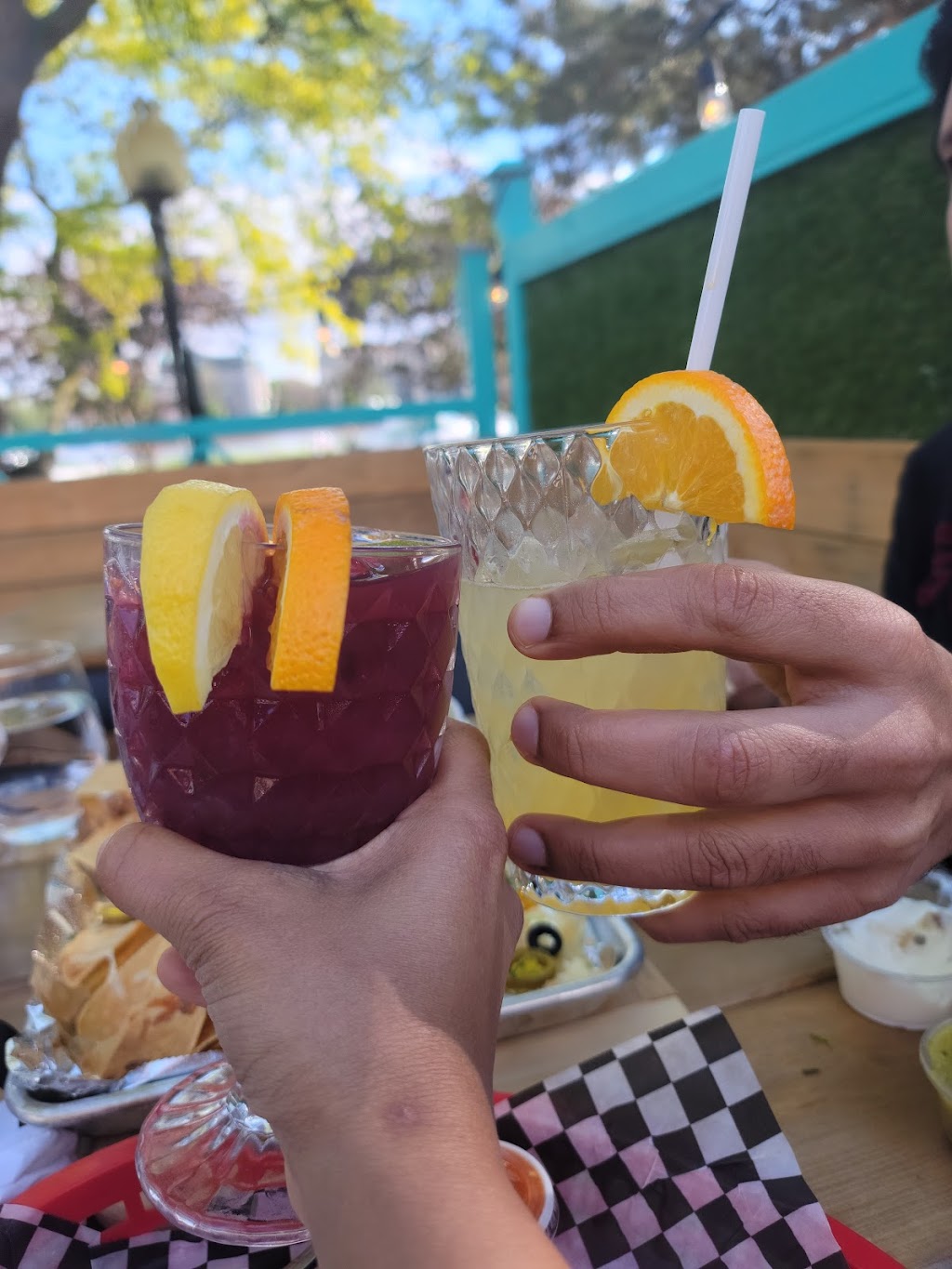 Casamigos Restaurant Mexicain Taqueria & Margarita Bar | 154 Rue Ste Anne, Sainte-Anne-de-Bellevue, QC H9X 1M6, Canada | Phone: (514) 674-1117