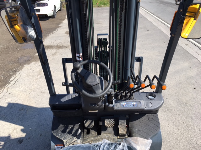 ????✔M. Mechanic Lift Truck Service | 955 Winston Churchill Blvd, Mississauga, ON L5J 4P2, Canada | Phone: (905) 275-8072
