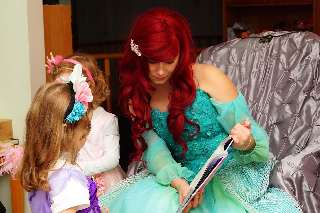The Land of the Glass Slipper | 9 Old Oak Ln, Orangeville, ON L9W 4A9, Canada | Phone: (519) 215-0950