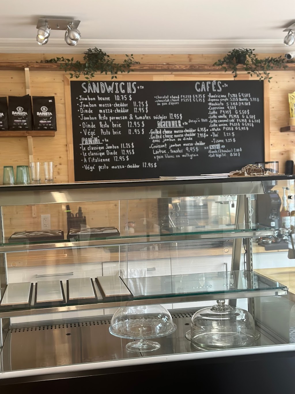 La Fournée dOlivier, Le Café | 640 Rue Bernard-Pilon, McMasterville, QC J3G 1L2, Canada | Phone: (450) 281-2206