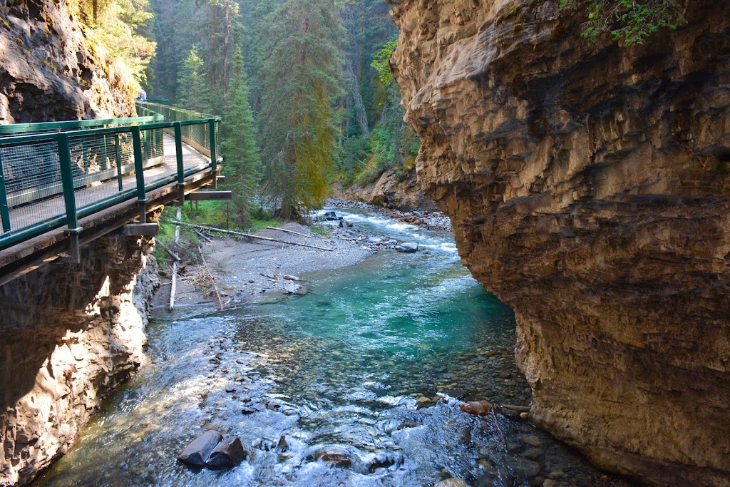 Johnston Canyon Lodge & Bungalows | AB-1A, Banff, AB T1L 1A9, Canada | Phone: (403) 762-2971