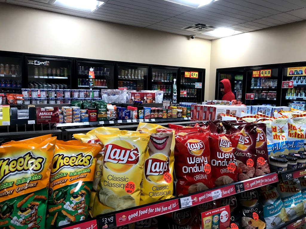 Macs | 421 Rideau St, Kemptville, ON K0G 1J0, Canada | Phone: (613) 258-2573