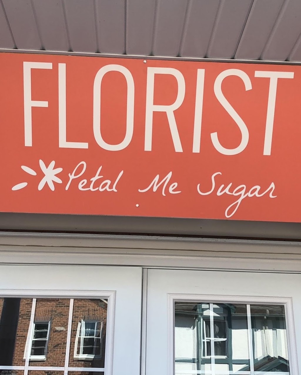 Petal Me Sugar Florist | 2 Orchard Heights Blvd #5, Aurora, ON L4G 3W3, Canada | Phone: (905) 726-3344
