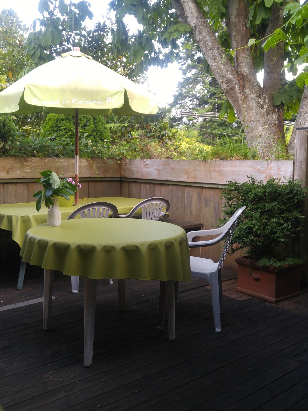 Crescent Beach Bistro | 12251 Beecher St, Surrey, BC V4A 3A4, Canada | Phone: (604) 531-1882