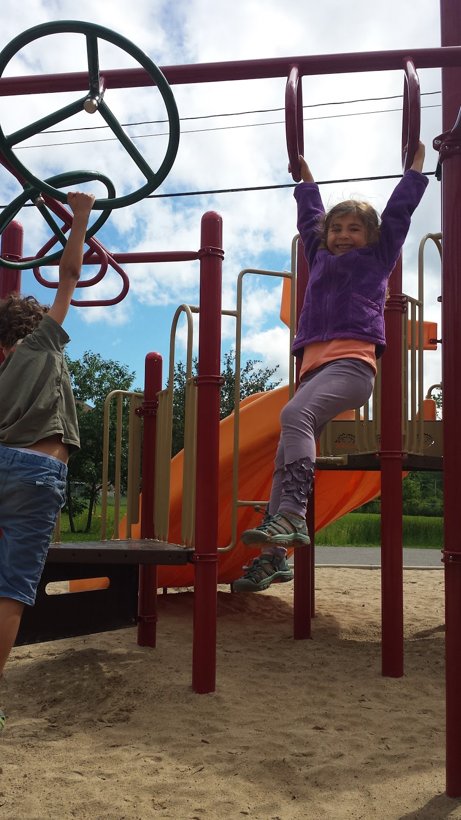 Parc Cherbourg | 10 Rue de Cherbourg, Gatineau, QC J9H, Canada | Phone: (866) 299-2002