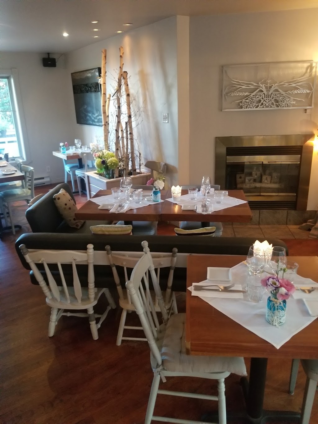 la table des gourmets | 2353 Rue de lÉglise, Val-David, QC J0T 2N0, Canada | Phone: (819) 322-2353