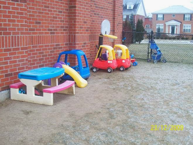 Oakleaf Christian Junior School | 2435 Munns Ave, Oakville, ON L6H 6W1, Canada | Phone: (905) 257-3864