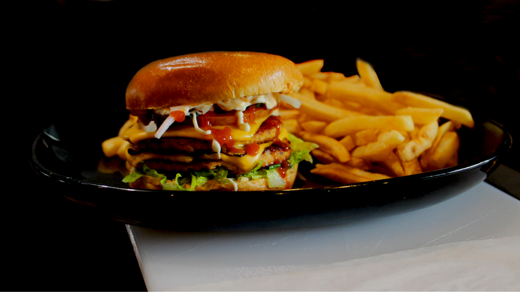 Loodys More than Shawarma | 1559 Bank St, Ottawa, ON K1H 7Z3, Canada | Phone: (613) 526-6000