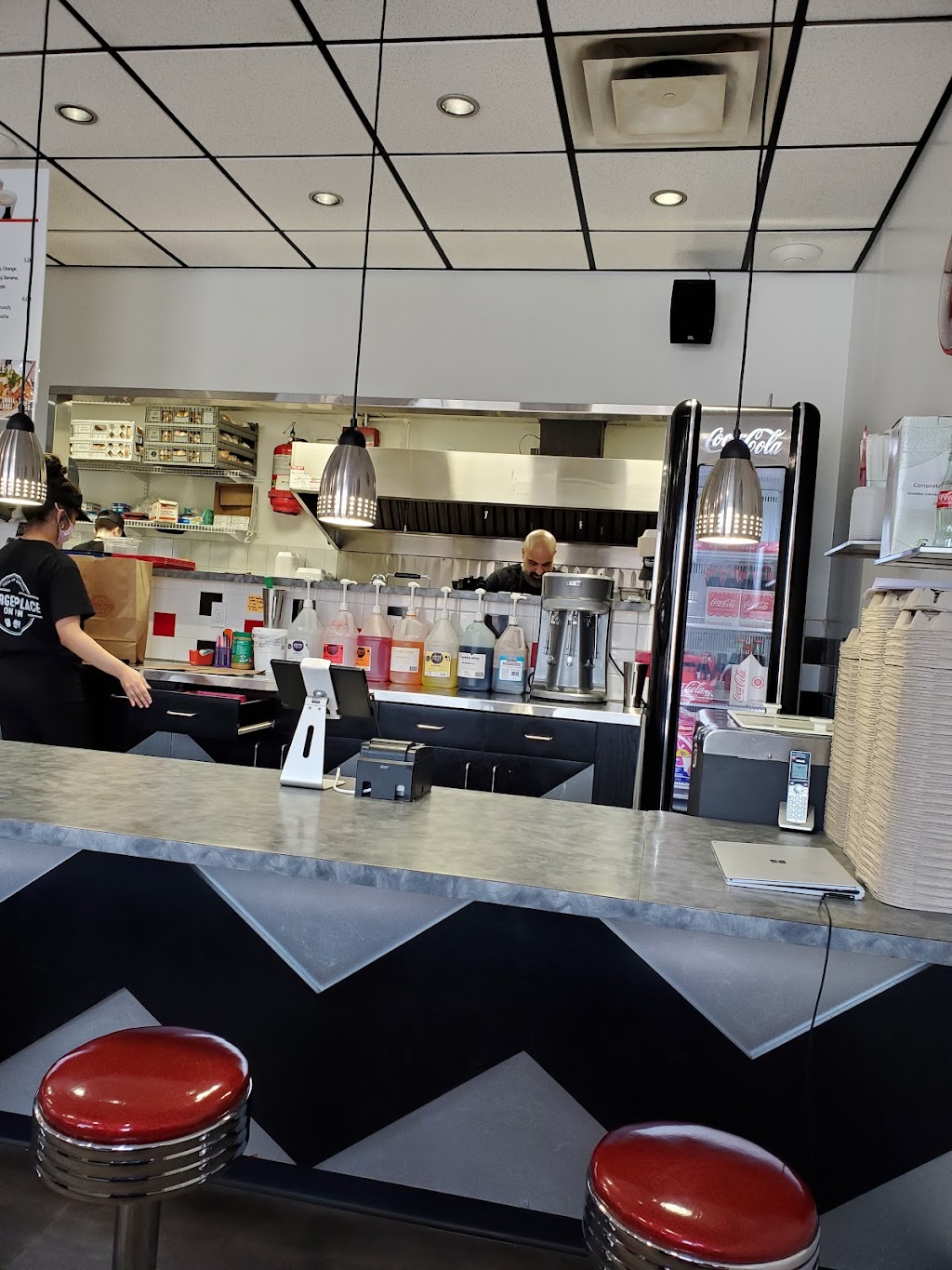 The Burger Place on Main | 3132 Main St, West Saint Paul, MB R2V 4R9, Canada | Phone: (204) 414-8169