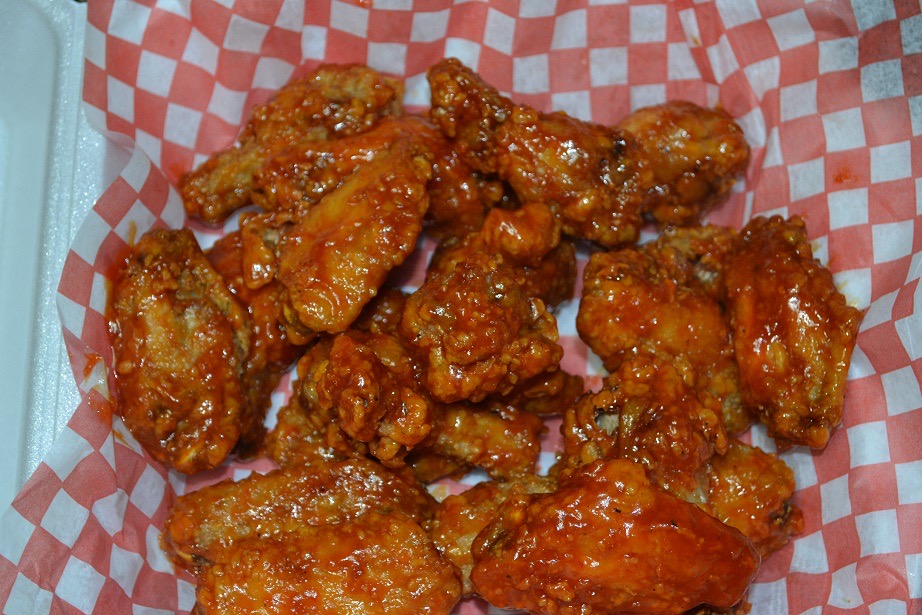 Beyond Pizza and wings | 1960 Main St W, Hamilton, ON L8S 4N5, Canada | Phone: (905) 777-0333