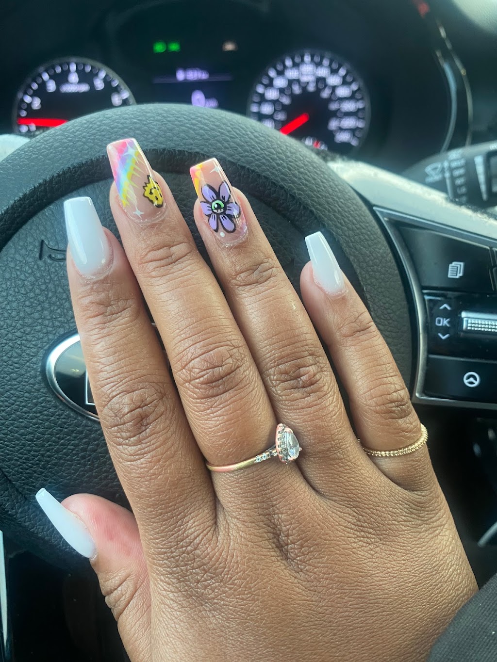 Glamorous Nails and Spa | 1861 Robertson Rd, Nepean, ON K2H 9N5, Canada | Phone: (613) 828-6789