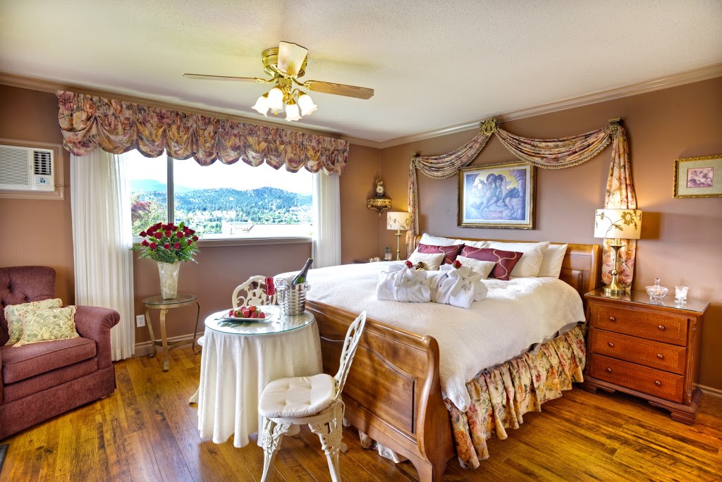 A Vista Villa Couples Retreat | 962 Ryder Dr, Kelowna, BC V1Y 7T5, Canada | Phone: (877) 762-7831
